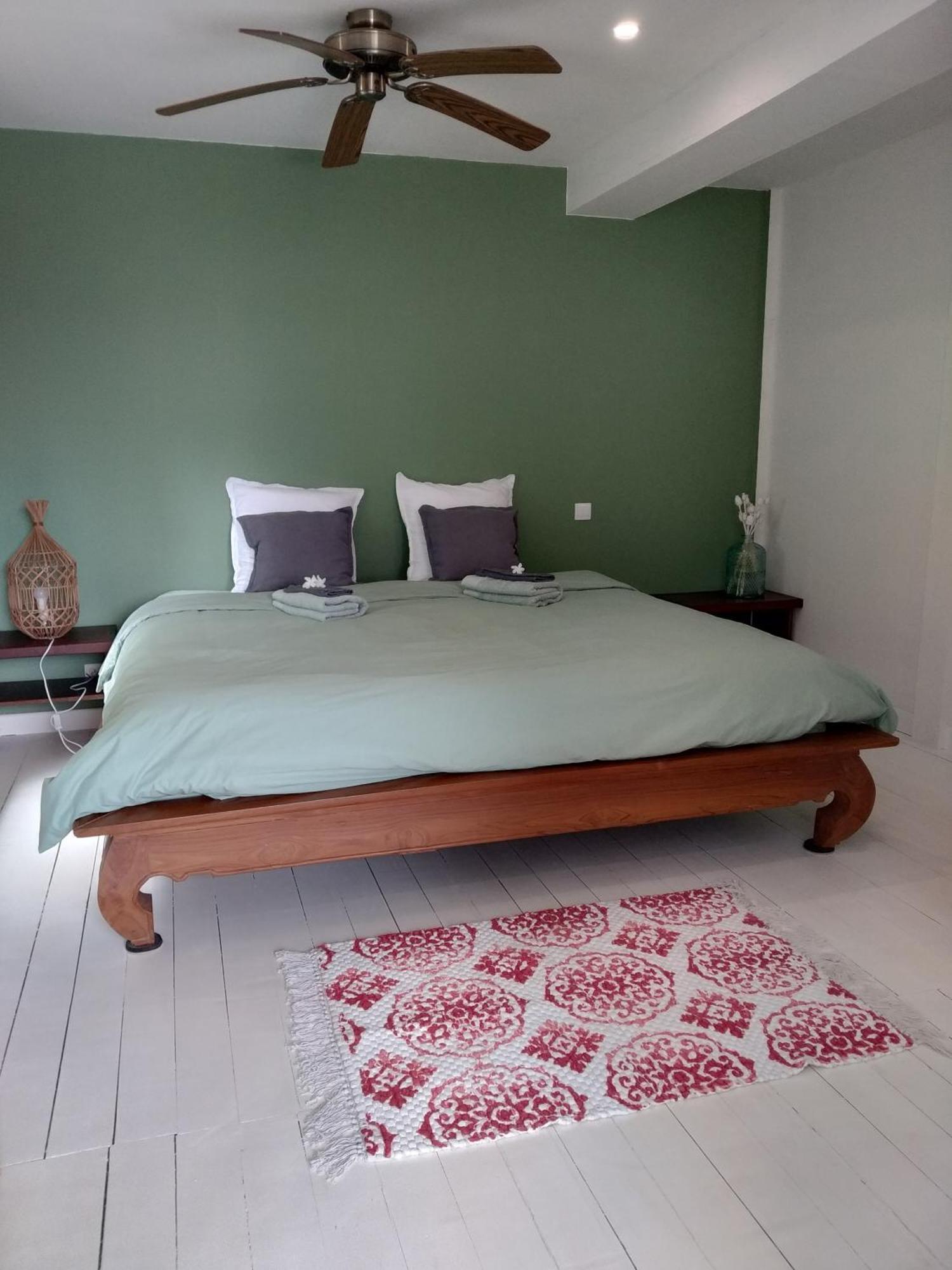 Chalet Ohana, Airport Family House パペーテ エクステリア 写真
